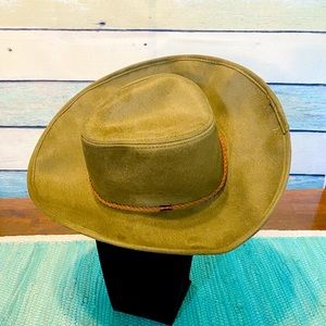 NWT DNMC Women’s Walk About Hat Olive